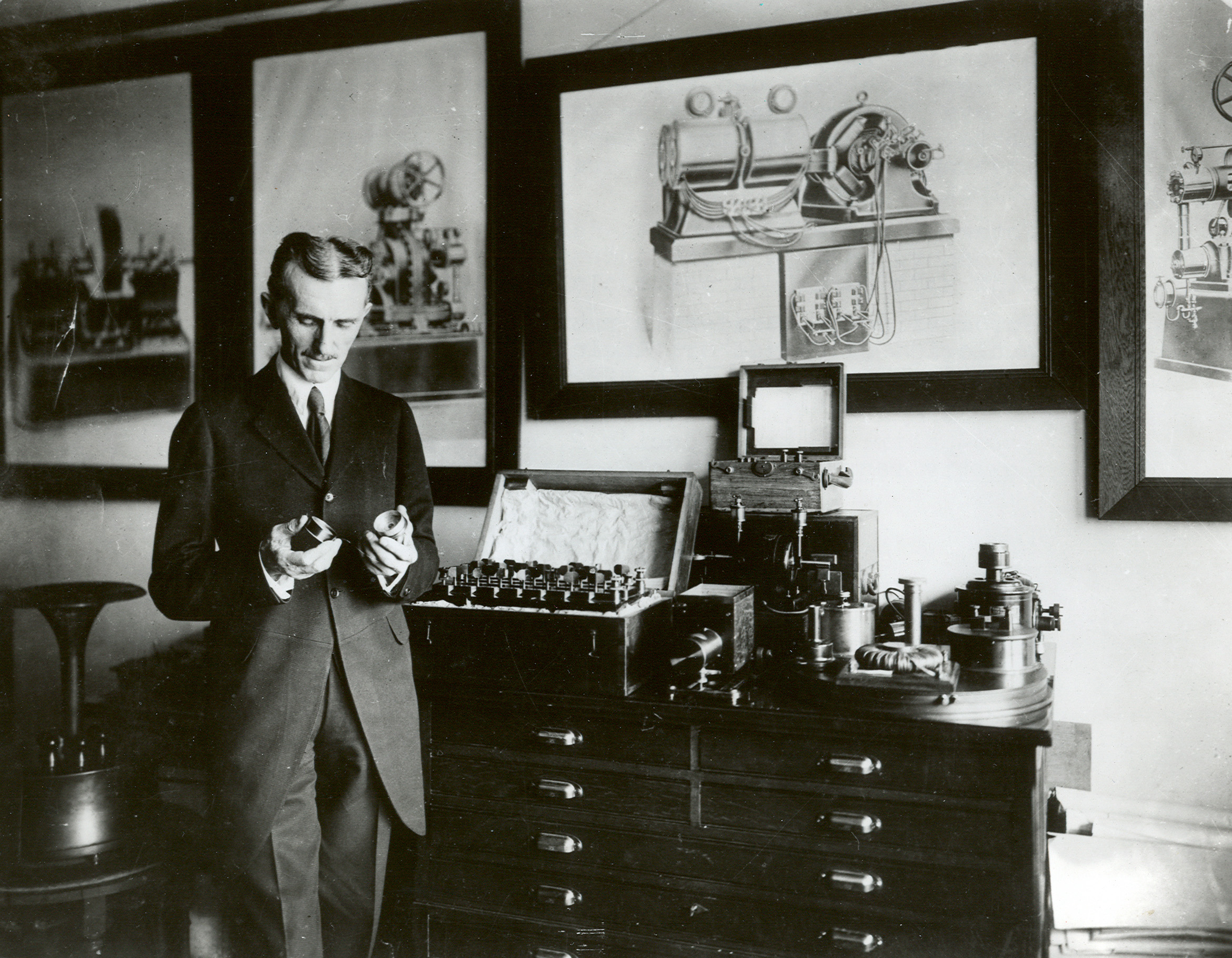 Tesla in his New York laboratory.