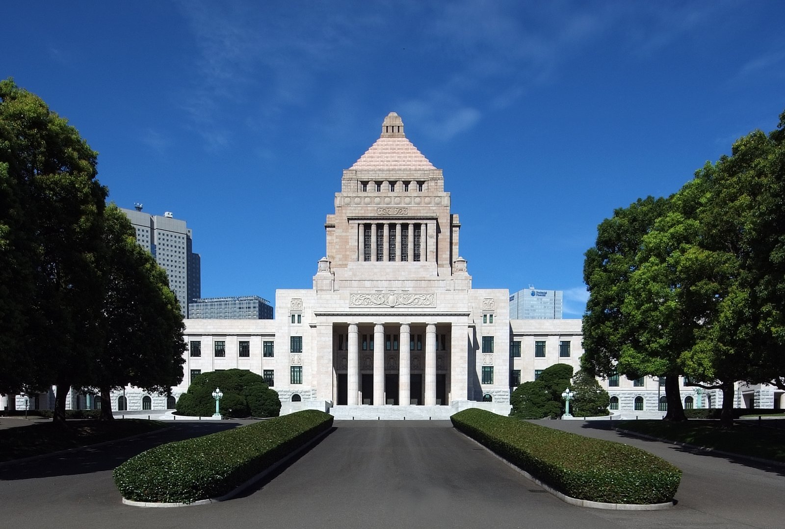 The National Diet Building in Nagatacho, Tokyo, where Chief Cabinet Secretary Minoru Kihara delivered the 11 May 2026 briefing confirming Japan holds its own UAP footage