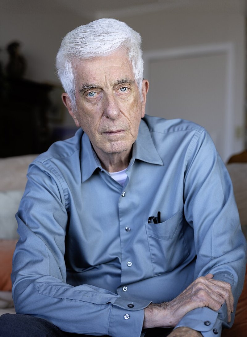 Jacques Vall&eacute;e portrait.